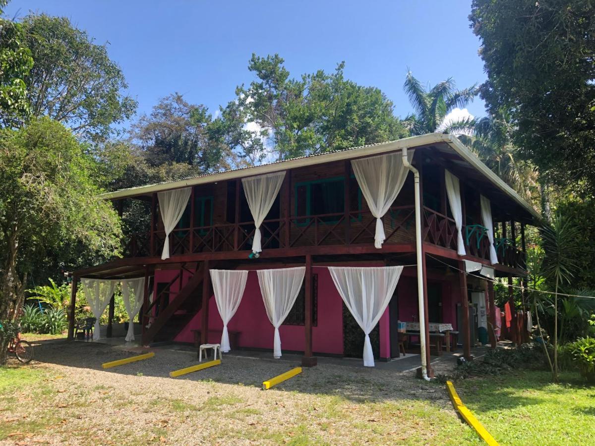 Aldina S Guest House Cahuita Exterior photo