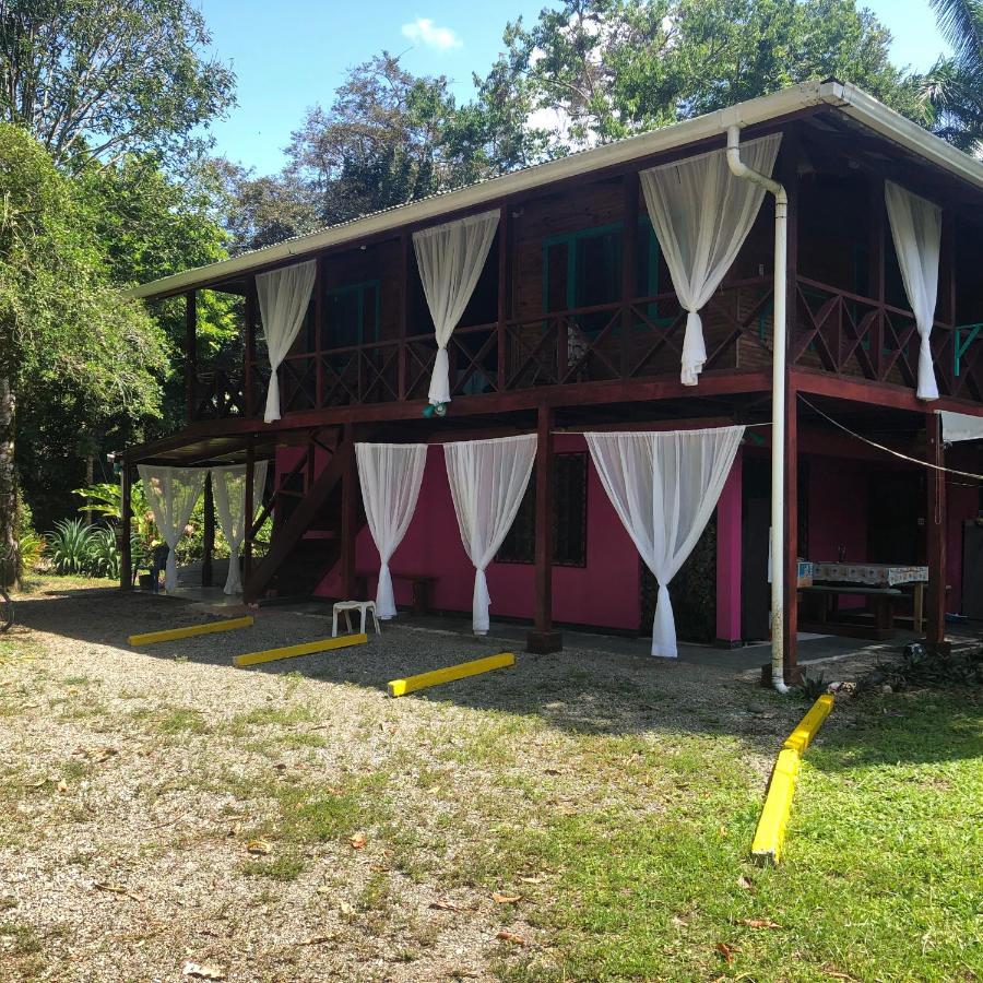 Aldina S Guest House Cahuita Exterior photo